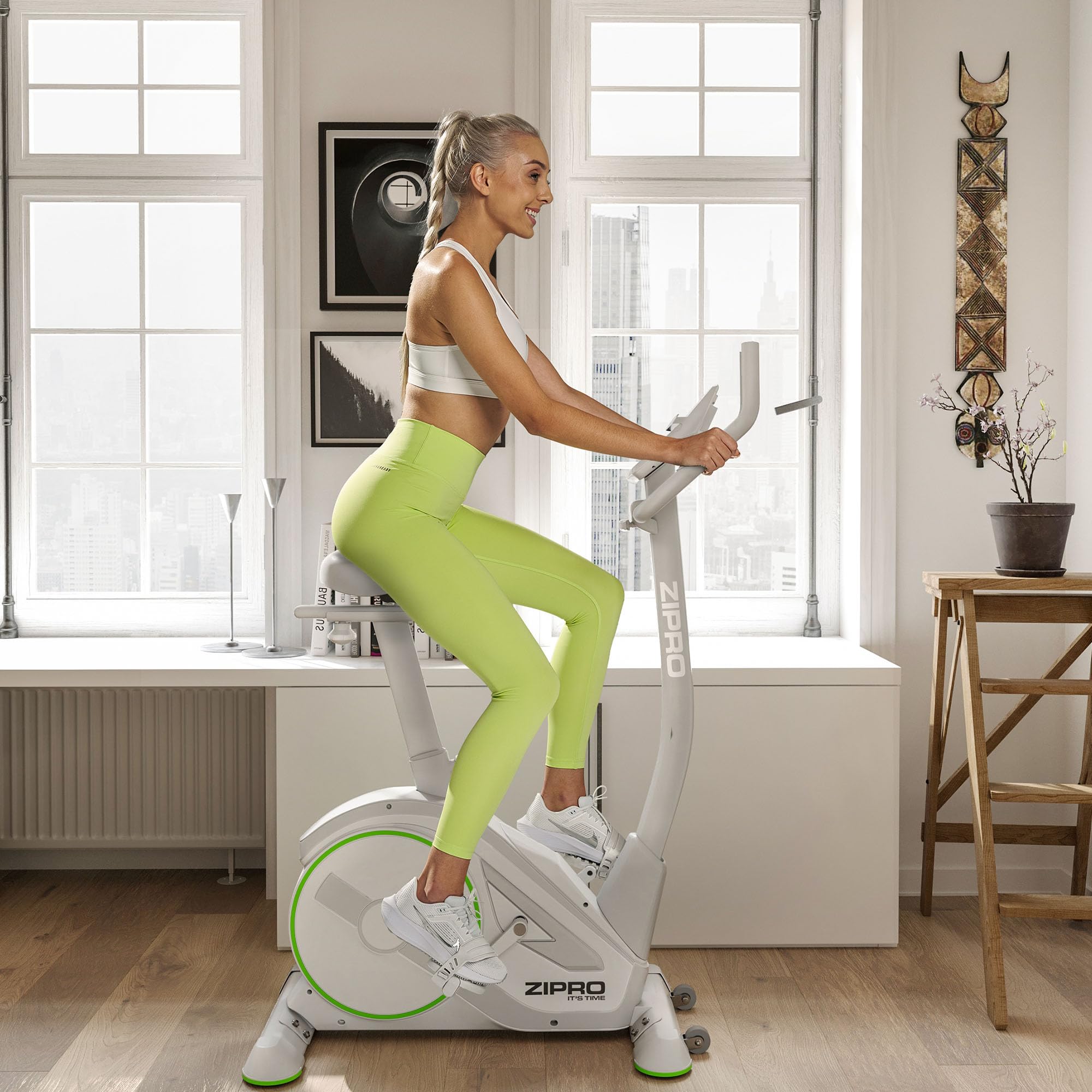 ZIPRO RAVE Heimtrainer Fahrrad - 32-Stufen-Widerstand, Herzfrequenzsensor, 11 Trainingsprogramme, Verstellbare Sitz- und Lenkerposition, Bluetooth-Konnektivität, Ergometer, Ideal für Cardio & Fitness